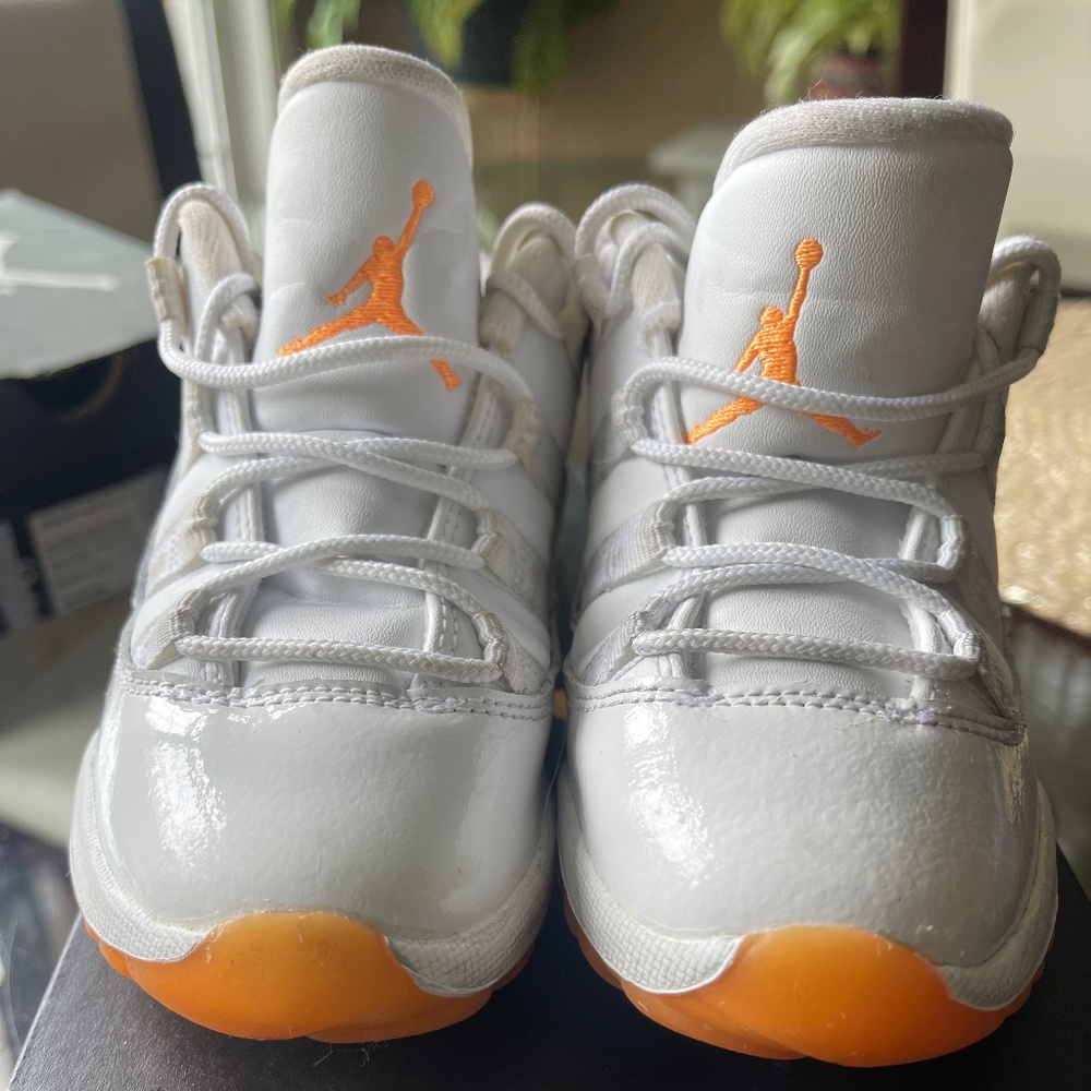 Jordan 11 retro low size 10C